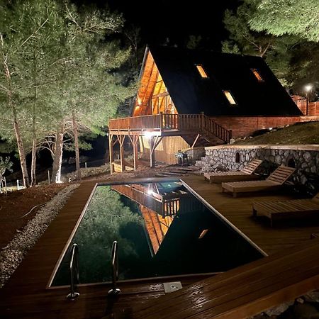 Panurlawoodenhouse Oezel Havuz& Sauna Mavi מראה חיצוני תמונה