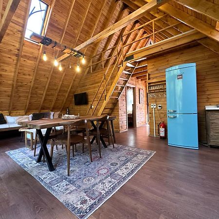 Panurlawoodenhouse Oezel Havuz& Sauna Mavi מראה חיצוני תמונה