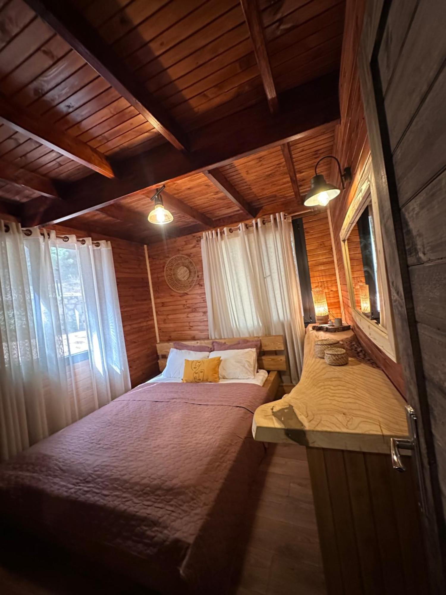 Panurlawoodenhouse Oezel Havuz& Sauna Mavi מראה חיצוני תמונה