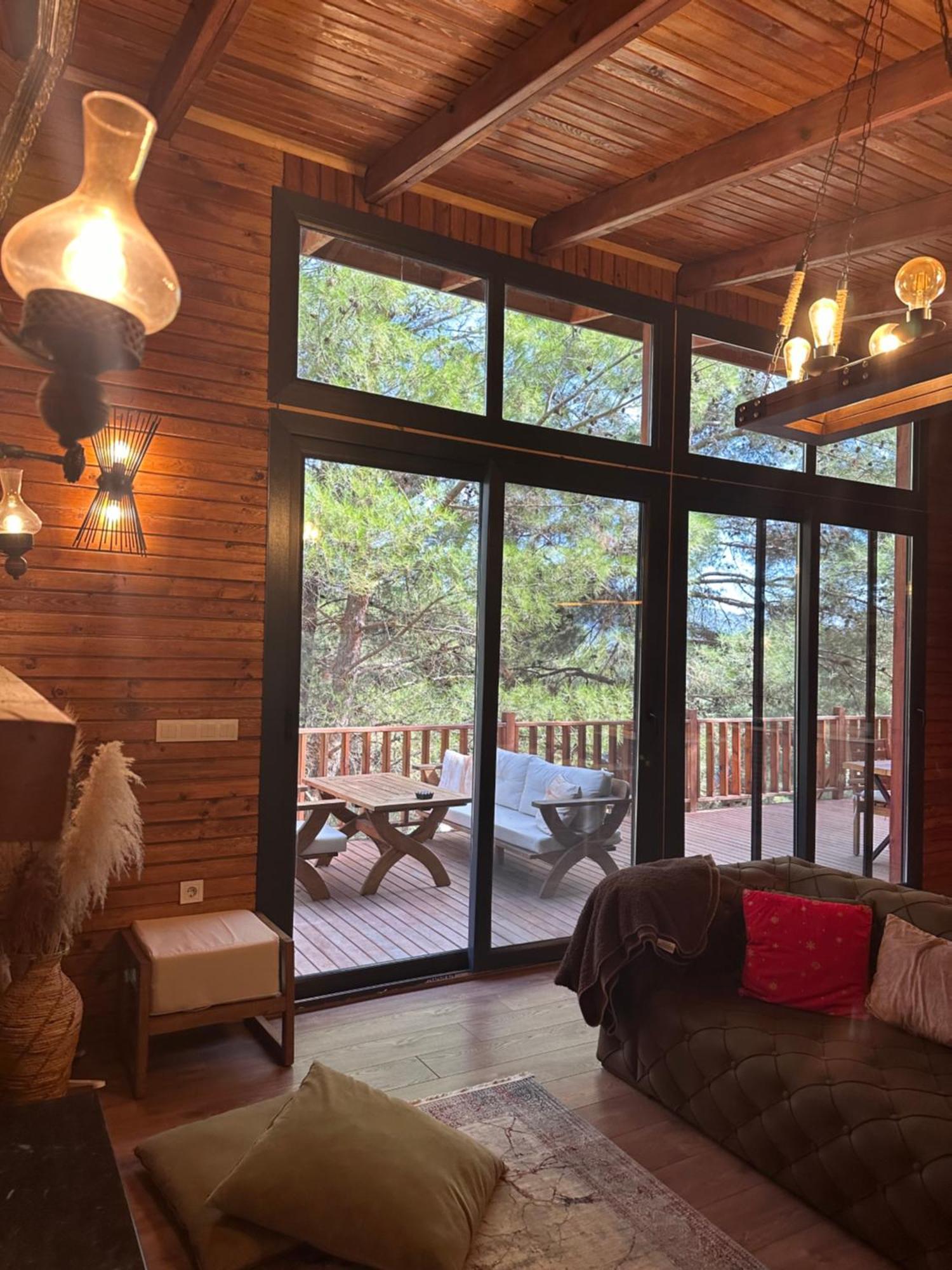 Panurlawoodenhouse Oezel Havuz& Sauna Mavi מראה חיצוני תמונה